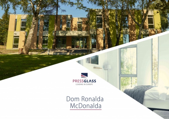 Dom Ronalda McDonalda z szybami PRESS GLASS LIFESTYLE, Zdrowie - Już od ponad roku w Krakowie-Prokocimiu działa Dom Ronalda McDonalda. To bezpłatny hotel dla rodziców chorych dzieci – pacjentów pobliskiego Uniwersyteckiego Szpitala Dziecięcego. W budowę obiektu zaangażowała się m.in. firma PRESS GLASS.