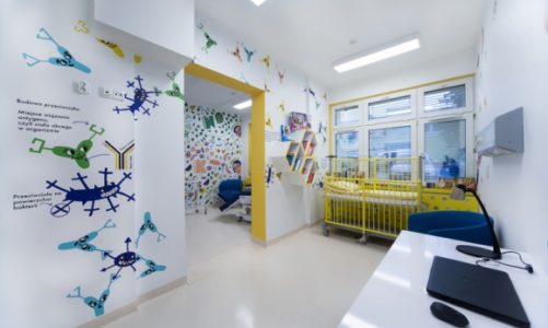 Otwarcie edukacyjnej sali podań leków biologicznych dla dzieci w Szczecinie