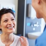 Kiedy urolog pomoże kobiecie? Lekarz wyjaśnia [FAQ]