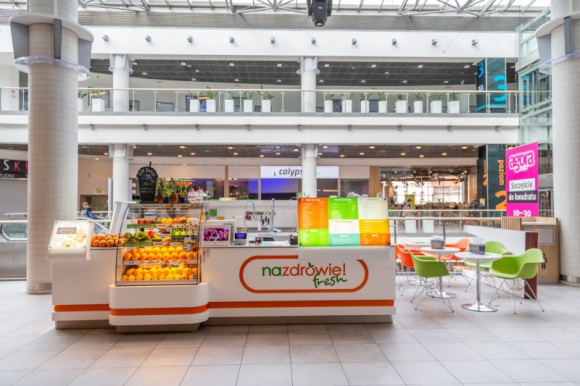 Pierwszy juice bar w Bytomiu LIFESTYLE, Zdrowie - Największa galeria handlowa w Bytomiu stawia na zdrowie. Do oferty Agory Bytom dołączył nowy najemca – Na zdrowie FRESH.