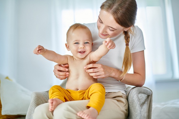 Dlaczego szczęście maluszka zaczyna się od brzuszka? LIFESTYLE, Zdrowie - Dobrze odżywiony brzuszek jest podstawą dobrego samopoczucia i intensywnego rozwoju maluszka. Jak zatem rodzice mogą wspierać rozwój młodego organizmu i pracę jego układu pokarmowego?